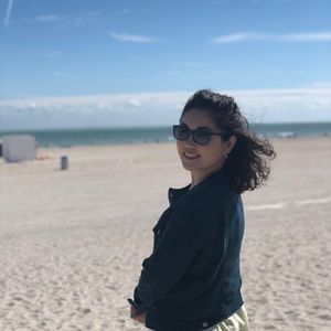 Meet your Posher, Ella